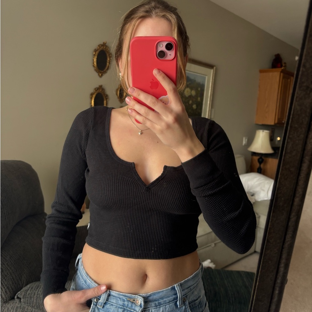 Women's Black Long Sleeve Top